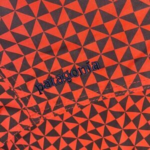 Patagonia Geometric Print Board Shorts Surf Swim Trunks Size 33 Nylon Beach